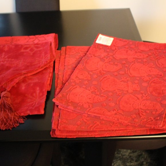 Holiday 1 Piece Red Velvet Holiday Placemats And Table Runners Nwt